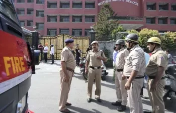 दिल्ली में एक बार फिर स्कूल में बम होने की मिली धमकी, जानिए फिर क्या हुआ