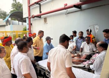 जमशेदपुर में हाई टेंशन बिजली तार में सटा महावीरी ध्वजा, पांच घायल
