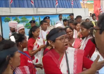 सिरमटोली सरना स्थल पर मुख्यमंत्री के सामने विरोध प्रदर्शन