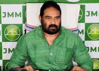 JMM ने भाजपा को दी चुनौती, सामने आकर मुकाबला करे तो जानें।