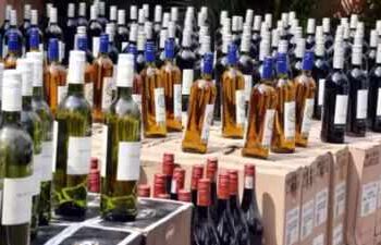 नगालैंड में जहरीली शराब पीने से 19 की मौत। शराबबंदी के बावजूद लोग पी रहे शराब।